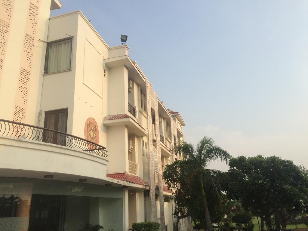 Grand Heritage Resort Greater Noida Extérieur photo